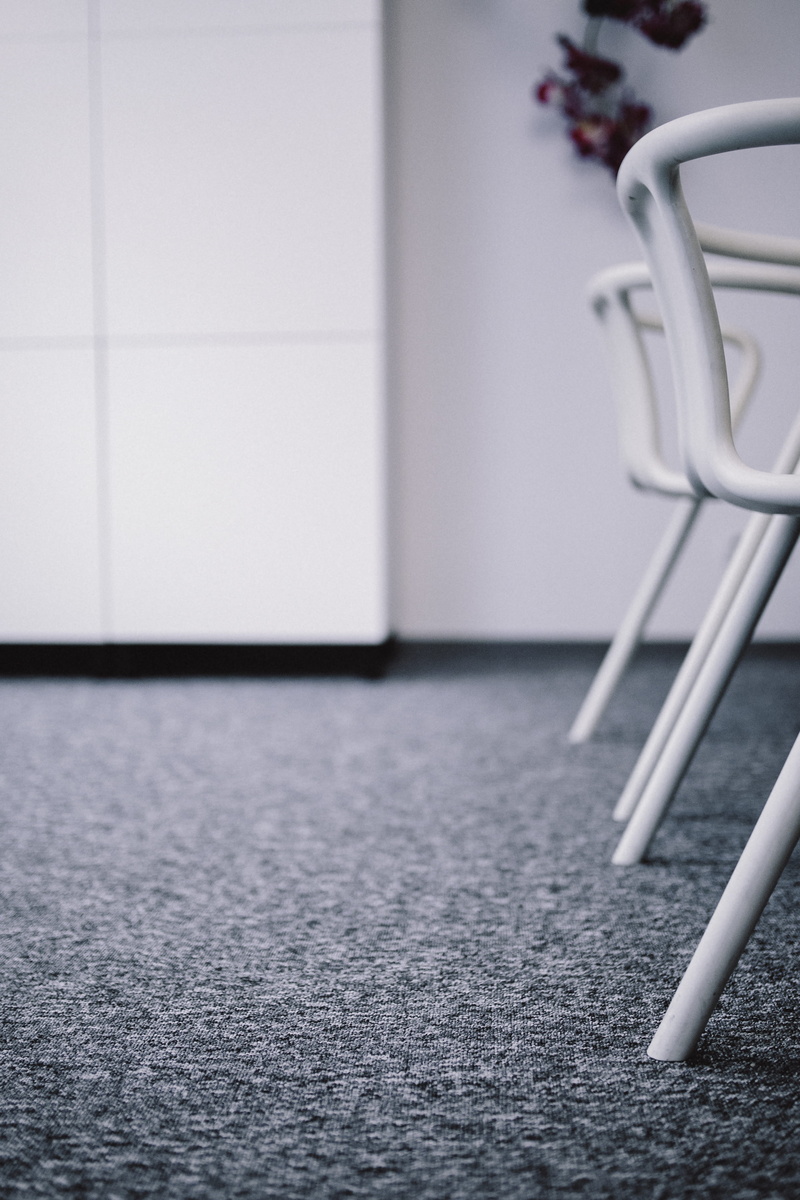 minimal, tiled floor, tile, still life, day, absence, indoors, wall - building feature, copy space, no People, hospital, room, white, minimalist, furniture