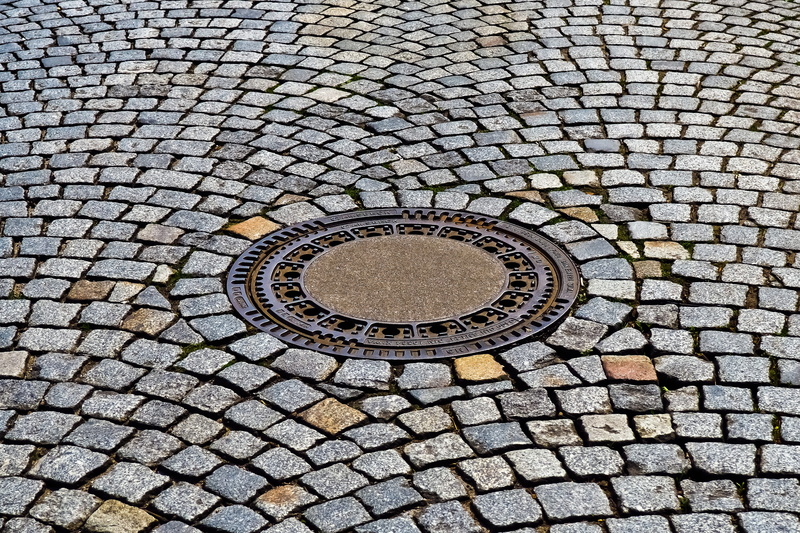 architecture, design, high angle view, background, manhole cover, day, gulli, patch, full frame, pattern, outdoors, natural stone, cobblestones, gully