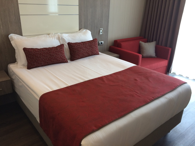Bed, comfortable, cozy, no People, home, white, Burgundy, sheet, electric Lamp, sofa, cushion, 2K, indoors, seat, apartment, armchair, decor, Hotel, elegance