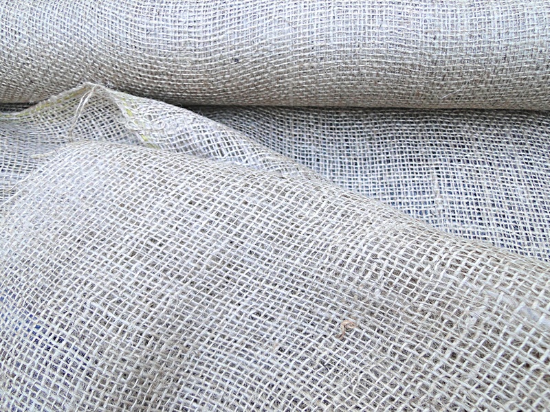 roll, 2K, woven, beige, textile, day, full frame, large group of objects, crumpled, pattern, sack, fishing, fishing industry, high angle view, textured