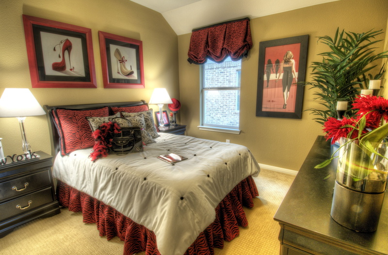hotel Room, picture frame, no People, 4K, window, bedding, comfort, residential Building, table, lighting equipment, nature, mattress, domestic Room, lifestyles