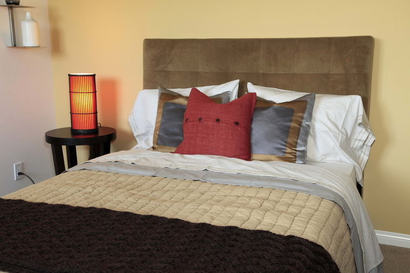 design, assorted, hotel Room, tidy room, bed, domestic Life, decor, pillow, white, empty, home Interior, indoors, mattress, table, residential District