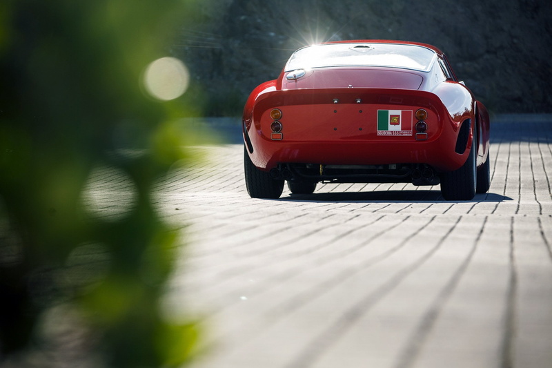 street, city, race, day, car, no people, land vehicle, mode of transportation, shadow, classic, motor vehicle, selective focus, racing, 250, supercar, ferrari
