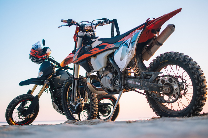 ktm, robot, two, motocross, white, selective, helmet, land vehicle, bike, black, freedom, motorcycle racing, focus, parked, ukraine, ride, outdoors, biker
