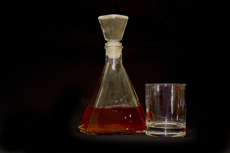 askew, alcoholic, bourbon, no people, food and drink, decoration, whisky, transparent, drink, brandy, crockery, studio shot, closure, liquid, drinking glass