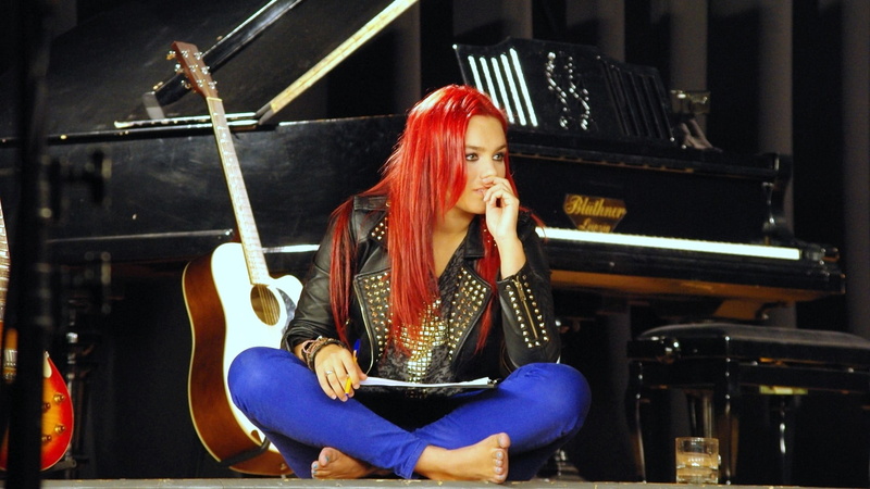 Ewa Farna, guitar, seat, redhead, hairstyle, piano, music, barefoot, sitting, leather jackets, indoors, chair, musical equipment, stage, 1080P, women