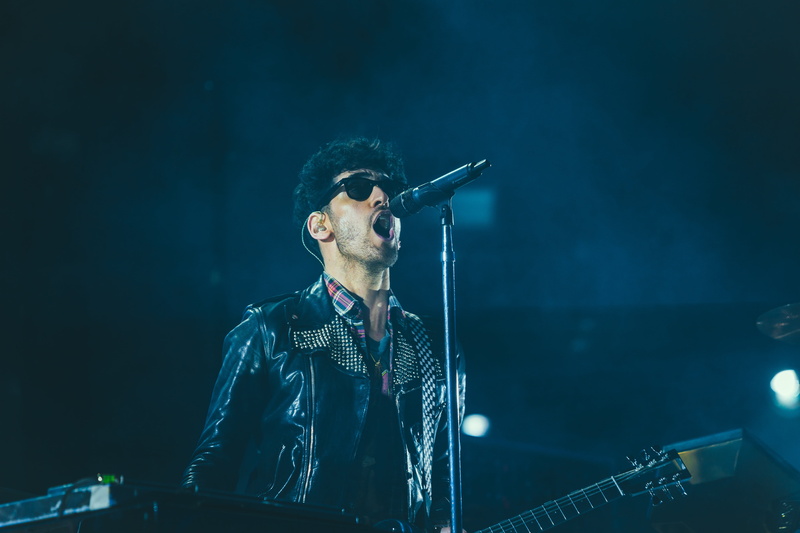 band, microphone, lights, music festival, performing Arts Event, one Person, people, pop Musician, skill, holding, popular Music Concert, musical Band