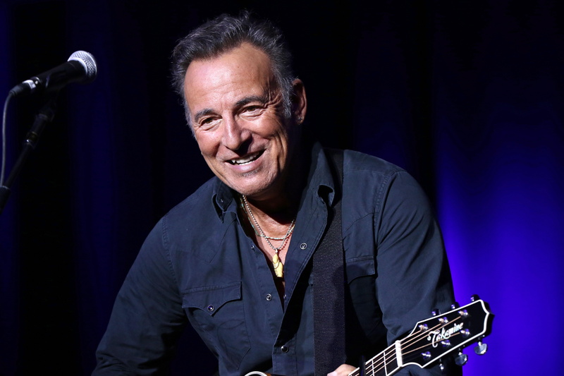 shirt, happiness, mature Adult, microphone, skill, nightlife, 5K, waist up, bruce springsteen, rock Music, performing Arts Event, stage - Performance Space
