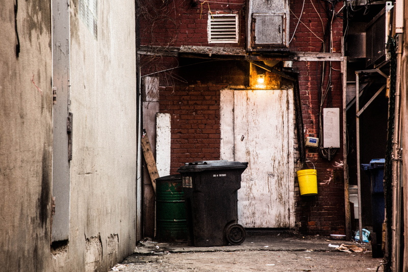 abandoned, wall, no people, building, built structure, street, outdoors, old, garbage bin, canada, architecture, building exterior, canadá, door, chinatown
