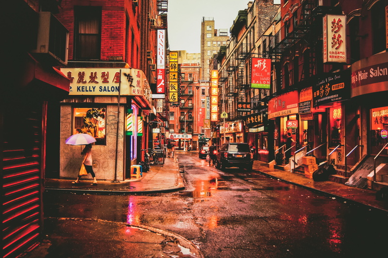 restaurants cars, 1080P, umbrella, street, United States, puddles, life, stores, Chinatown, rainy, New York, people