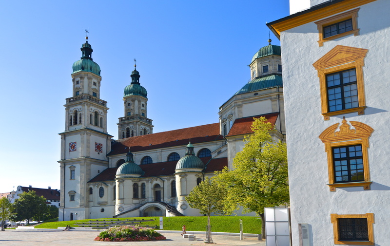 kirchplatz, no people, blue, nature, belief, low angle view, spirituality, built structure, place of worship, day, building exterior, basilica, outdoors