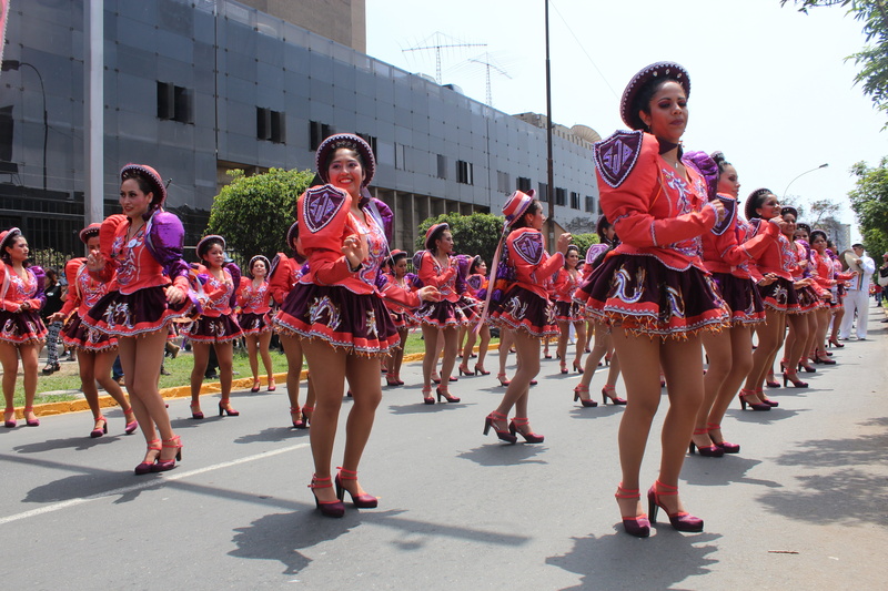 uniform, lima, arts culture and entertainment, performance, leisure activity, dance, building exterior, full length, 5K, lifestyles, city, group of people