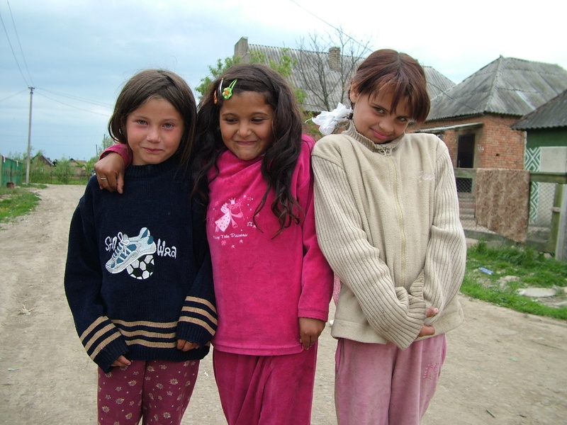 smile, childhood, transcarpathia, girls, day, people, innocence, babes, standing, teenager, children, pre-adolescent child, portrait, real people, emotion