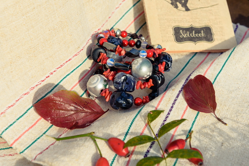 style, food, gypsy style, blueberry, plant part, boho style, day, food and drink, bracelet, nature, 5K, leaf, close-up, no people, red, table, ornament