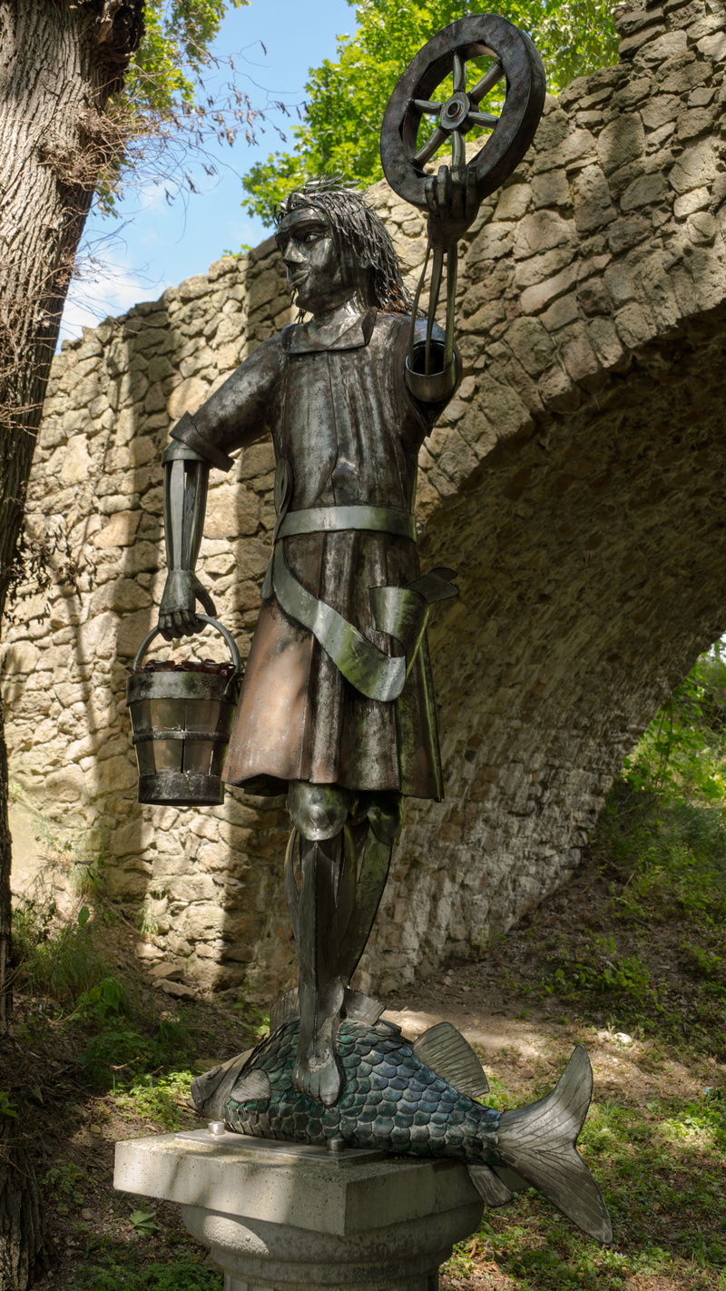 sunlight, nature, creativity, 5K, saxon chronicle, harzburg castle, idol, history, representation, bad harzburg, Harz, day, male likeness, sculpture, old