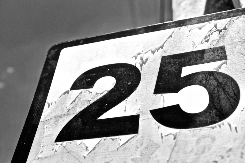 5K, sign, close-up, information, day, architecture, text, information sign, no people, built structure, focus on foreground, placard, communication