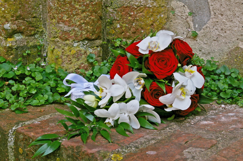 jewellery, romantic, love, flower, bridal bouquet, invitation card, freshness, symbol, monastery ruins, red, roses, fragility, bride and groom, celebration