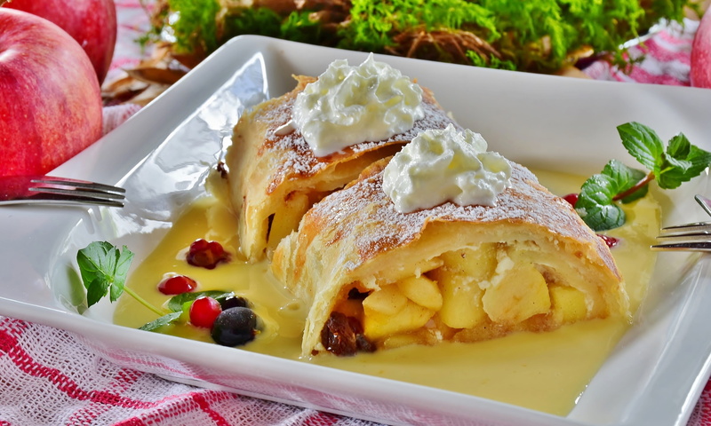 food, freshness, snack, apple, breakfast, fork, sugar, crockery, indulgence, bake, vegetable, sweet, cream, food and drink, kitchen, invitation, wellbeing