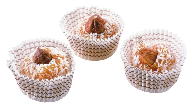 cupcake holder, isolated, icing, no People, pastry, indoors, studio shot, refreshment, cupcake, still life, indulgence, ready-to-eat, cake, freshness, backgrounds