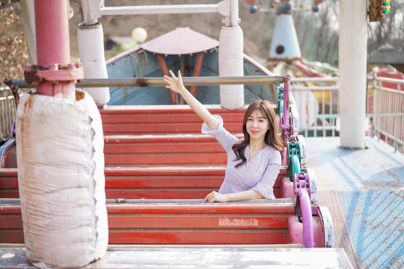 smiling, Son Ye In, beautiful woman, young women, hair, day, arms raised, human arm, leisure activity, young adult, looking at camera, portrait, one person