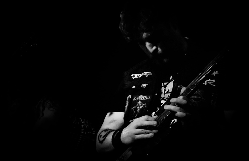guitar, the rabbit hole, indoors, dark, real people, band, leisure activity, banda, musical instrument, mobile phone, play, black, 4K, men, string instrument