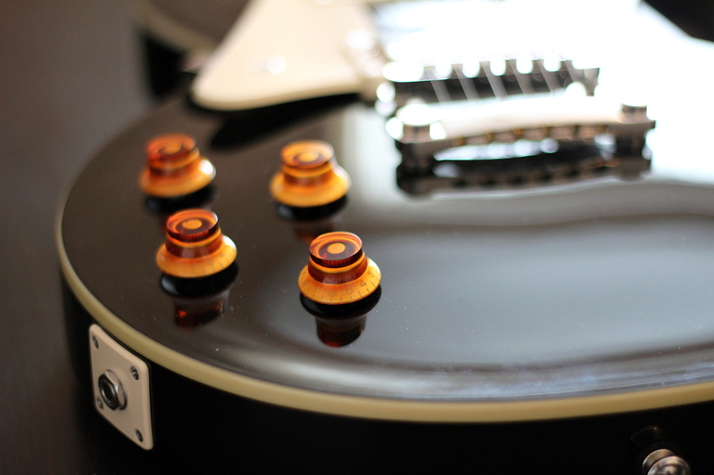 close-up, play, large group of objects, classic, les, string, control, group of objects, instrument, stringed, no people, epiphone, turntable, music, close