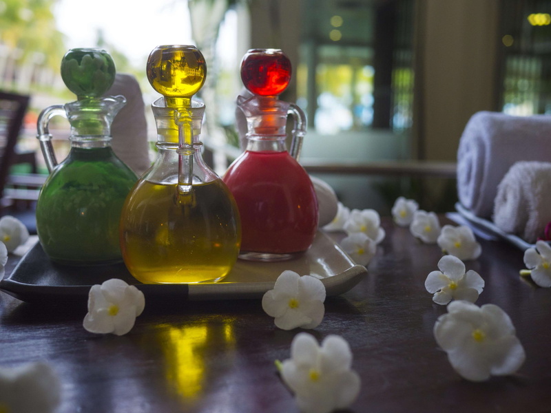 food, indoors, r, 4K, natural, alternative, oil, plant, health, transparent, nature, fresh, food and drink, body, flower, essence, aromatherapy, care