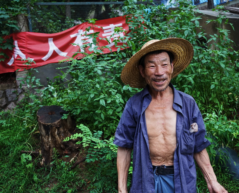 man, shirtless, real people, male, adult, outdoors, foliage, day, wearing, portrait, lifestyles, nature, tree, looking at camera, leisure activity, green color