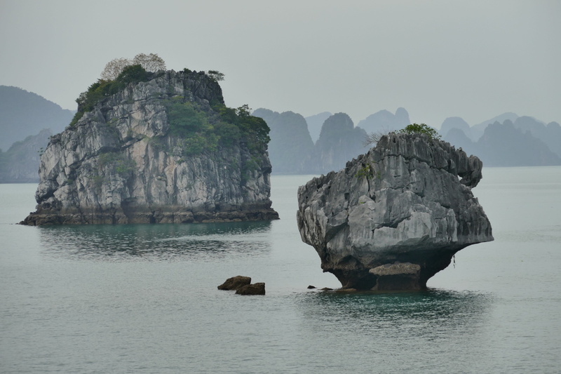 solid, Halong Bay, water, outdoors, surrounded, 5K, halong, islands, geology, tranquility, booked, stack rock, day, Vietnam, reflection, formation, unesco