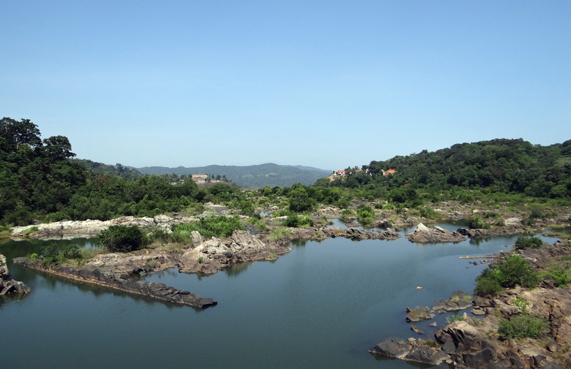 river, solid, rock - object, sky, sharavati, tree, no people, beauty in nature, fall head, jog falls, scenics - nature, blue, india, plant, karnataka, tranquility