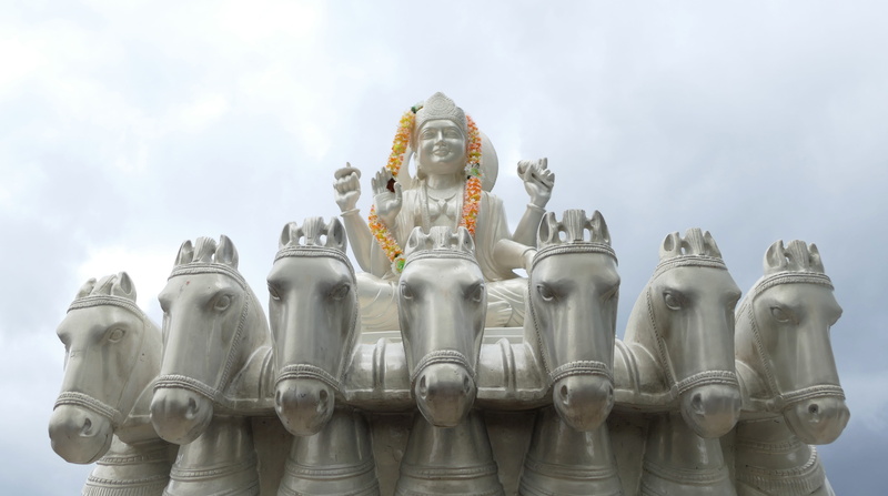 male likeness, mauritius, architecture, crater lake, day, hindu, in a row, 4K, grand bassin, human representation, sculpture, place of pilgrimage, ganga talao