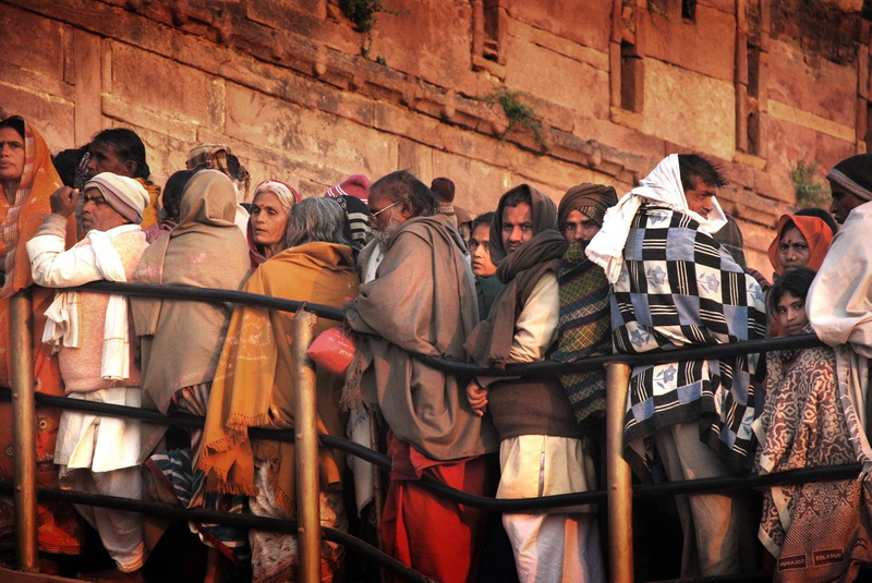 Allahabad, large group of people, group of people, built structure, belief, pilgrimage, old, bathing, ganges, religion, women, wall, the locals, hindu