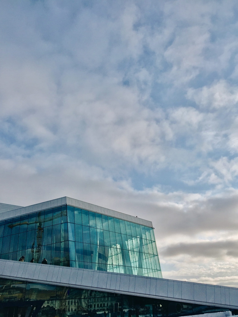 modern, operahuset i oslo, nature, built structure, low angle view, industry, building exterior, outdoors, cloud - sky, blue, norge, minimalist, white