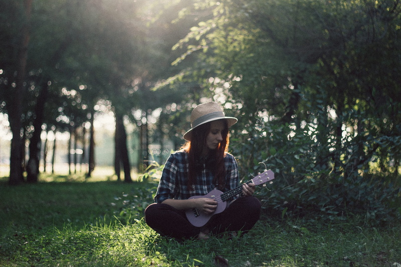 girl, young adult, grass, 4K, guitarist, sitting, sit, nature, leisure, lifestyles, female, person, beautiful, playing, ukulele, depth of field, woman