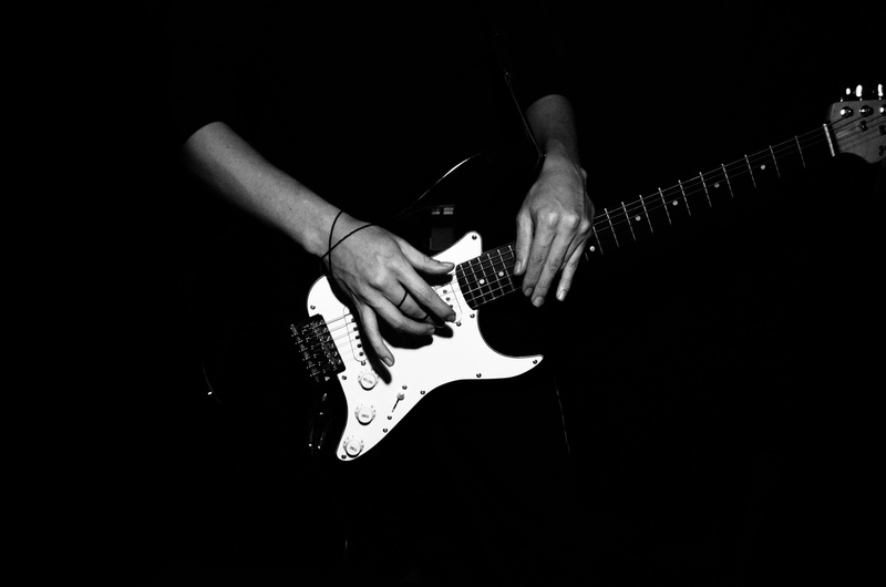 nightlife, hand, ropes, men, 4K, person, electric, rock music, music, human hand, black background, one person, musical instrument, stage, indoors, arts culture and entertainment