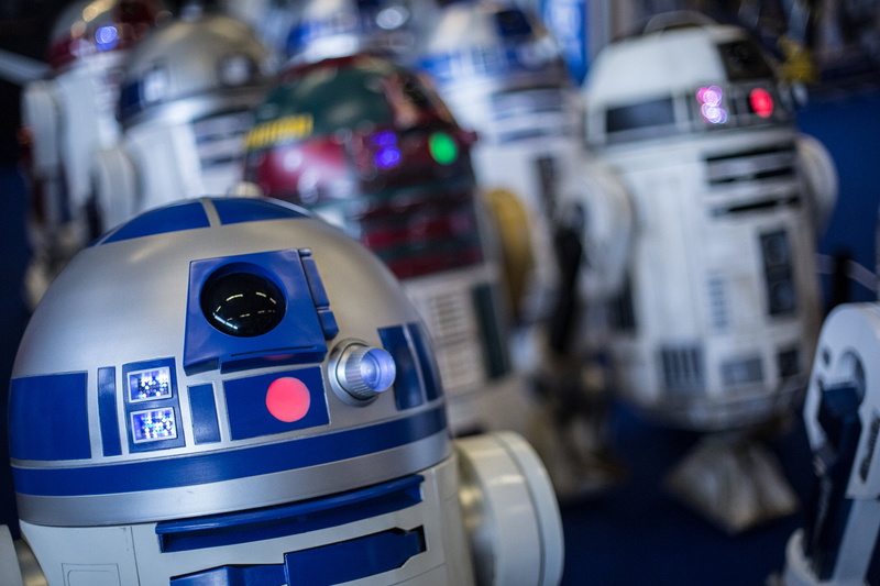 car, motor vehicle, law, 1080P, motor racing track, police car, security, toys, close-up, technology, land vehicle, selective focus, transportation, R2-D2
