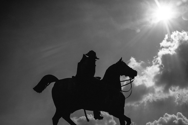 sunlight, statue, domestic, king, animal representation, equestrian, travel, no people, square, animal themes, horse, europe, history, 4K, representation