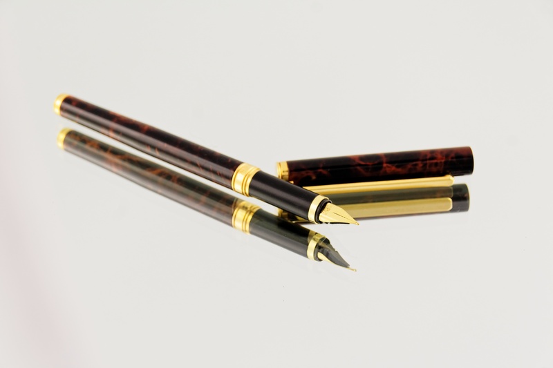 two, kaufmann, fountain, white background, fountain pens, pens, cut out, school, copy space, business, businessmen, writing instrument, metal, workplace