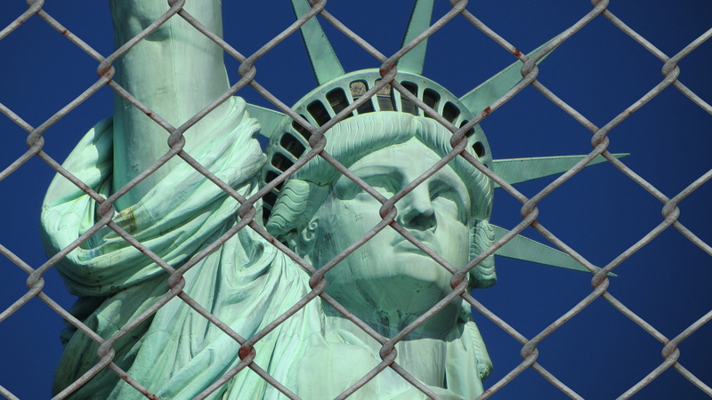 crisis, outdoors, south america, day, wire mesh, chainlink fence, central america, blue, sky, boundary, statue of liberty, pattern, fence, nature, 4K