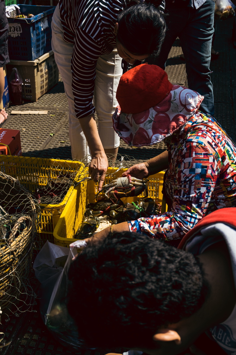 apparel, human, phnom penh, machine, group, sunlight, south east asia, southeast asia, adult, men, day, asian market, khmer, real people, high angle view