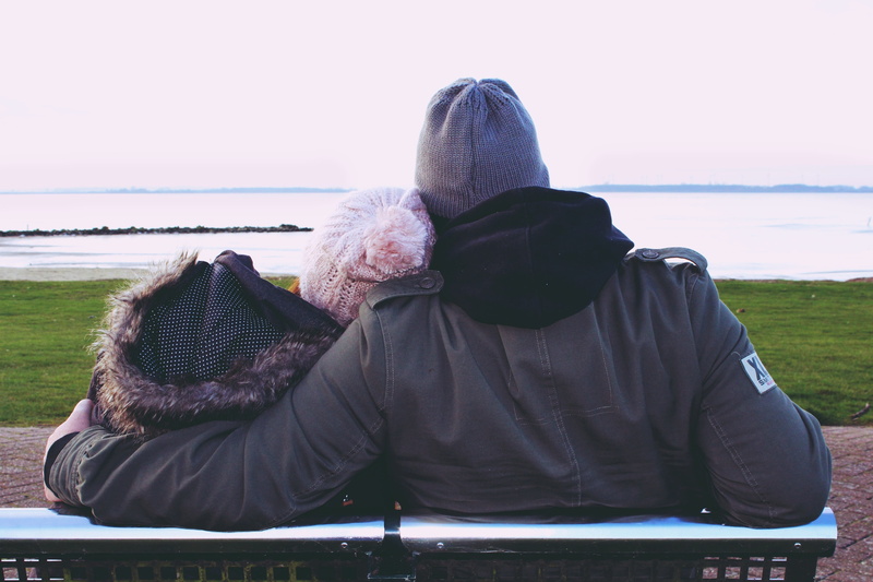 sea, seat, facing, for two, warm clothing, rest, adult, bench, sky, winter, harmony, two people, lifestyles, click, waist up, relax, cold, lean on, mood