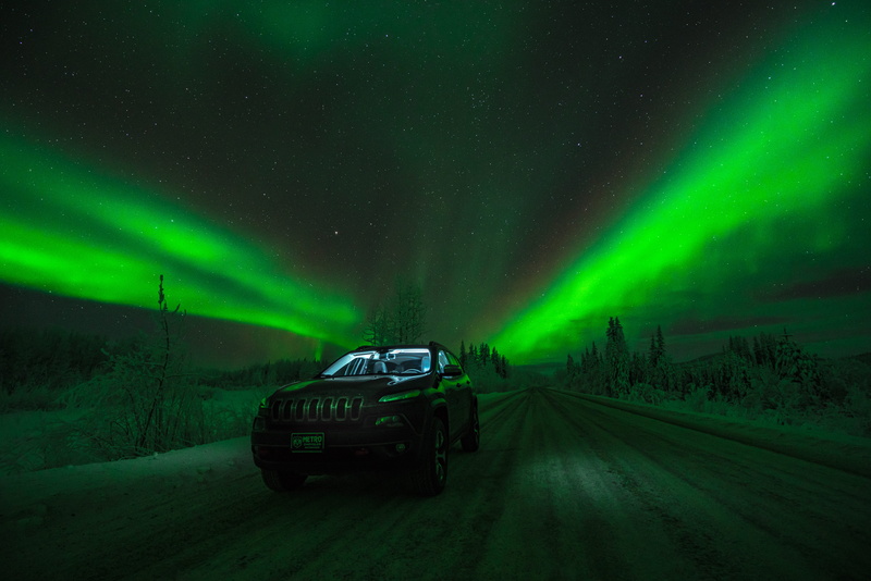 8K, dark, cherokee, green color, power in nature, grand cherokee, astrophotography, road trip, transportation, road, aurora boreali, night, illuminated