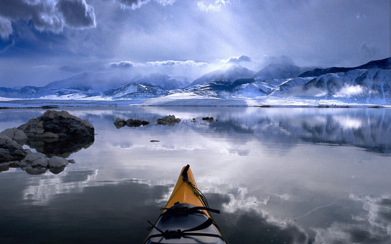snow, beautiful, winter, blue, landscape, mystical, lake, yellow, kayak, mountains, black, nature, skies, desktop, 1080P, canoe