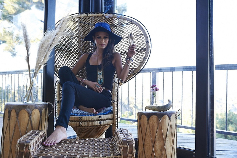 Nathalie Kelley, model, 720P, seat, adult, lifestyles, beautiful woman, outdoors, actress, sitting, sun hat, day, leisure activity, chair, one person