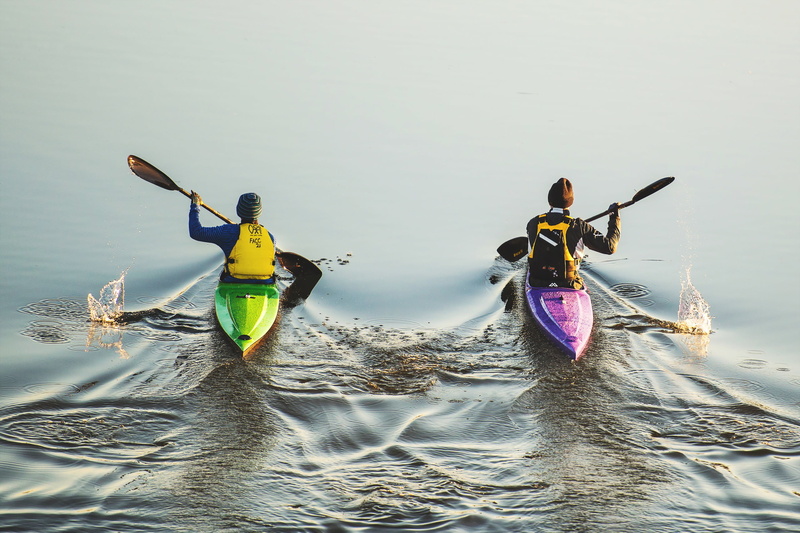summer, green, rear view, sport, oar, real people, two, cultures, recreational Pursuit, vacations, sea, mode of transportation, canoe, people, boating
