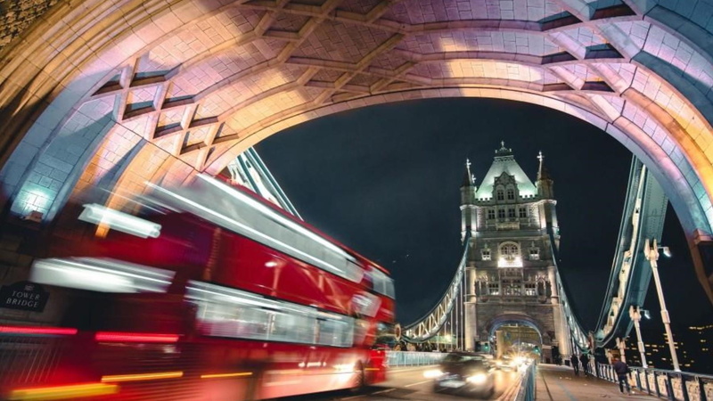 architecture, double-decker bus, night, public transportation, mode of transportation, tower bridge, clock, city, outdoors, 1080P, london, building exterior