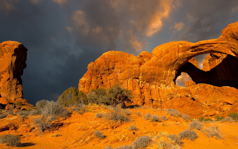 utah, natural Arch, mountain, famous Place, sandstone, environment, cloud - Sky, desert, rock, nature, southwest USA, red, formation, valley, outdoors
