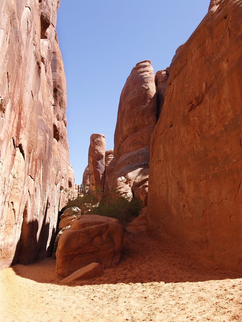 Moab, sunlight, beauty in nature, tranquil scene, formation, utah, sand stone, sky, rock, no people, National, clear sky, arches, outdoors, travel, geology