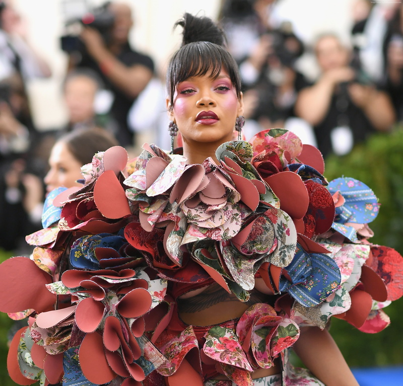 Rihanna, red carpet, 2K, dress, Met Gala 2017