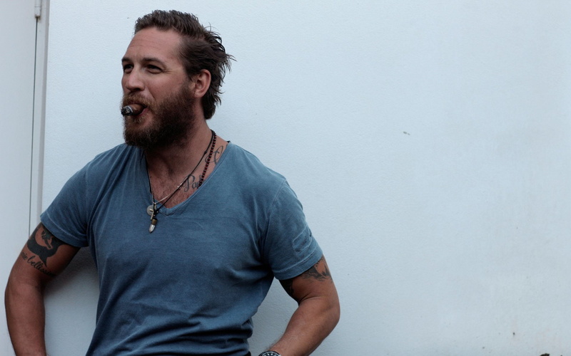 copy space, facial hair, adult, happiness, English, beard, indoors, looking, 1080P, jewelry, standing, young men, individuality, Tom Hardy, one person